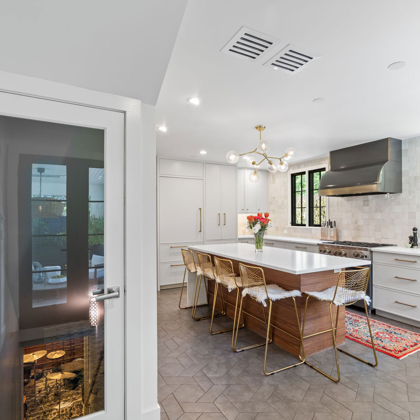 Paris-apartement-zellige-interior-design-kitchen-portland_square