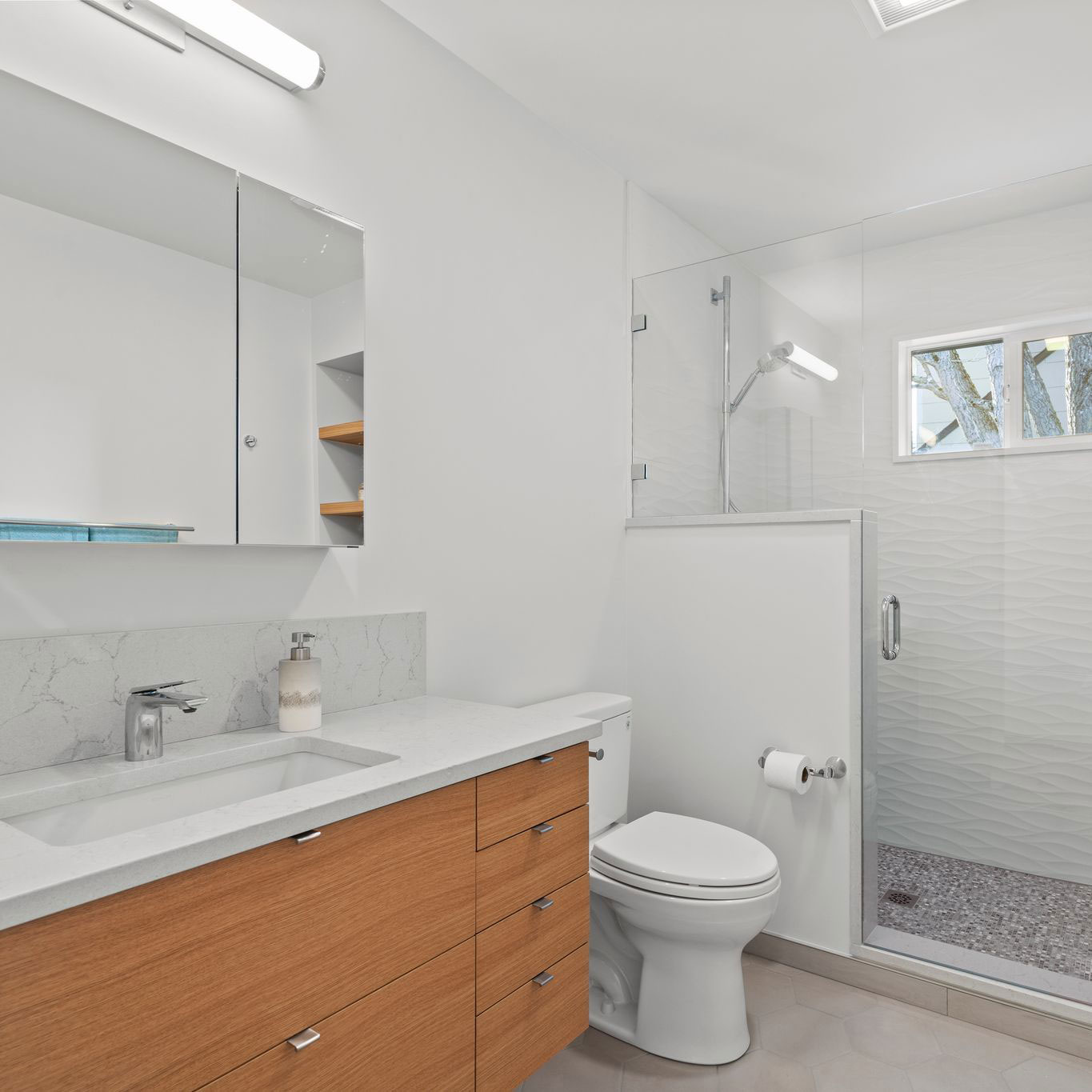 interior-design-modern-custom–small-bathroom-portland_square-1